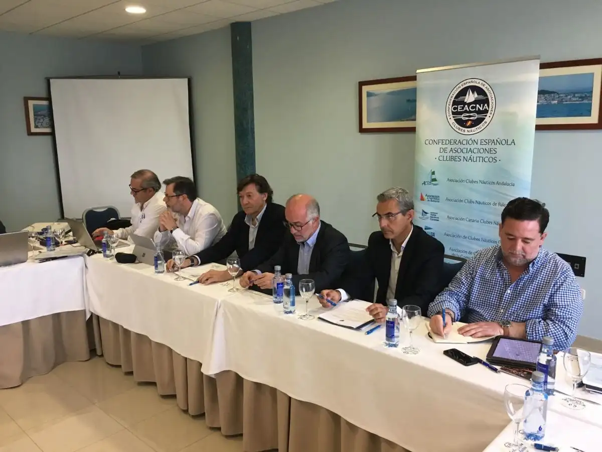 Los miembros de la asamblea de la CEACNA fueron recibidos por la conselleira de Mar de la Xunta de Galicia, Rosa Quintana. El presidente de Puertos de Galicia, José Juan Durán, y el secretario para el deporte de la Xunta, José Ramón Lete, participaron en la reunión de la Confederación junto a los presidentes y representantes de los clubes.