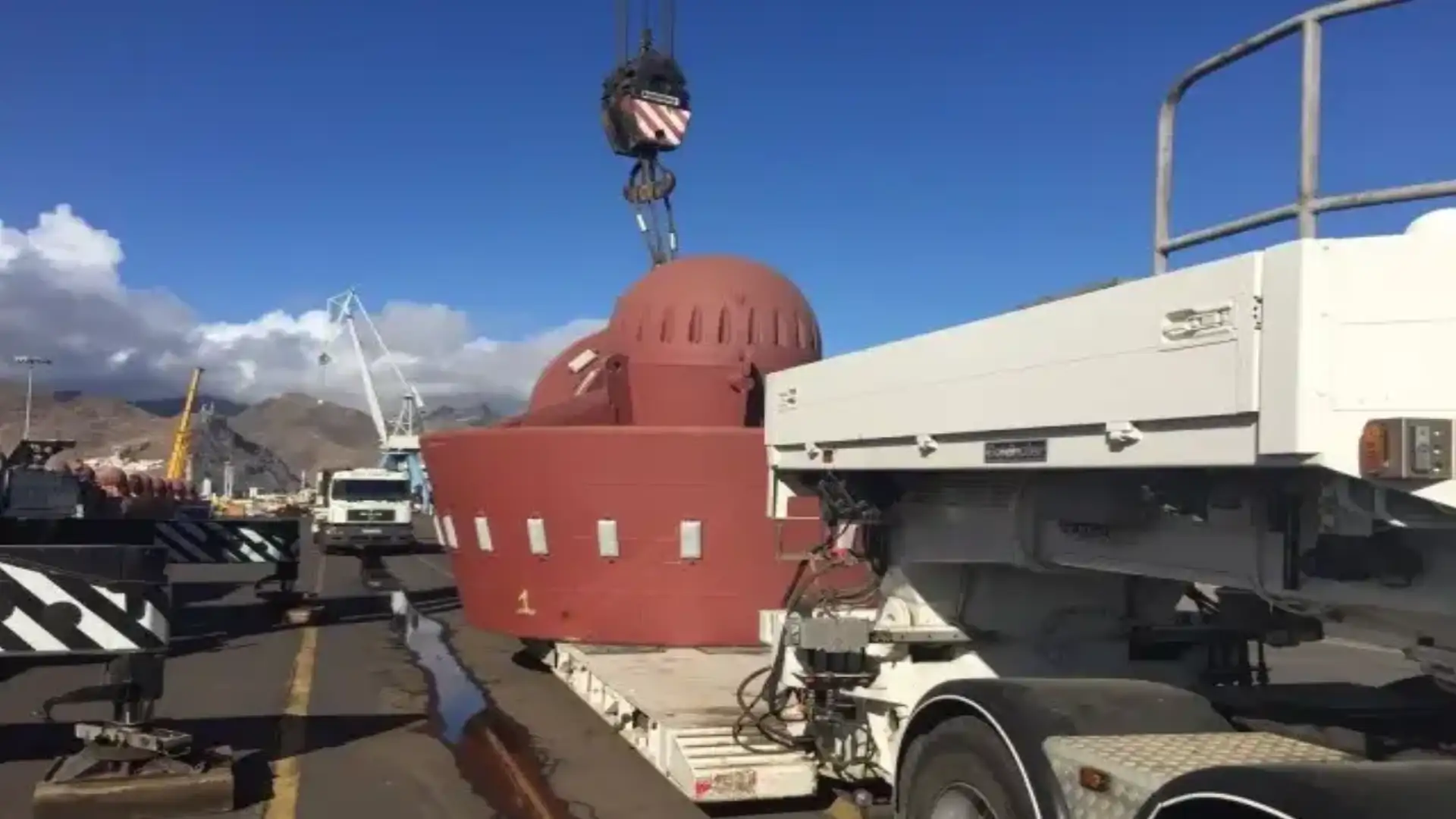 Rolls-Royce trusts the Hamilton Canary Islands to transport its azimutal propellants