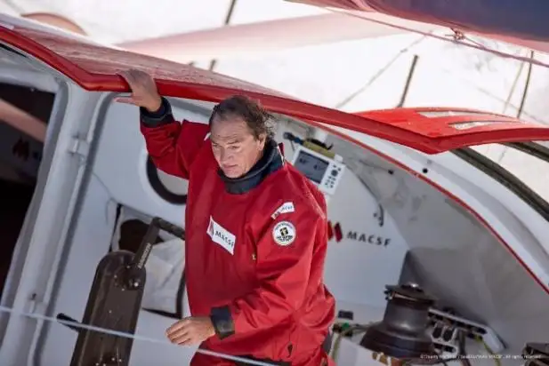 Bertrand de Broc es el primer abandono oficial de la Vendée Globe 2016/17.