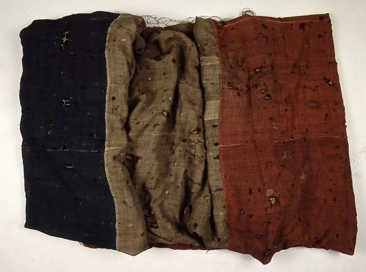 (La bandera del Atlas está actualmente expuesta en el Museo Naval de Madrid, y es cuando menos sorprendente que no se haga referencia explícita al hecho histórico (uno de los más relevantes a nivel marítimo de la Guerra de la Independencia) en el cual hombres en gran parte de la Casa Armadora de Marcó del Pont y por otra parte patriotas vigueses, fueron los únicos artífices de la histórica gesta. Este barco de doble puente, que había sido construido en Cartagena por el sistema inglés o de Jorge Juan era botado en 1754 con el nombre de “San José”. Una vez capturado en Vigo pasó a formar parte de la flota de Brigadier Salcedo con el nombre de “Atlante”. Fue desguazado en 1817).