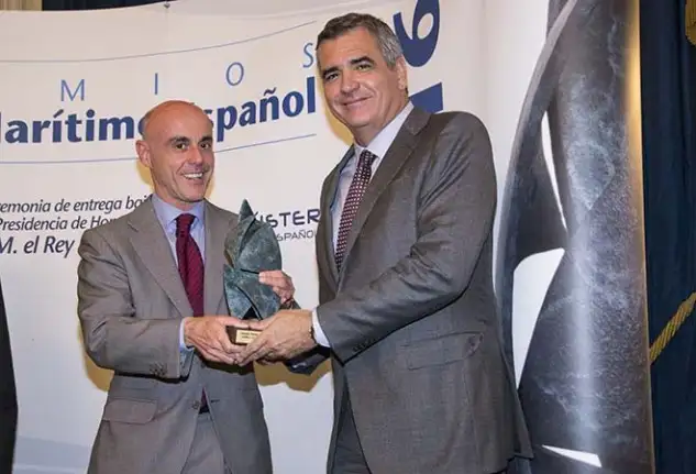 El Premio a la Tecnología e Innovación ha sido otorgado a Baleària, de la que se ha valorado como una de sus principales líneas de actuación por la mejora continua e innovación tecnológica. Esta filosofía queda patente en sus proyectos como la instalación de un motor auxiliar de GNL en el buque Abel Matutes, o la construcción de un ferry smartship provisto de la última tecnología de datos. El premio ha sido patrocinado por está Ingeteam y entregado a D. Adolfo Utor, presidente de Baleària, de manos de Alejandro Abellán, director general de la secretaria de Estado para la Unión Europea, y D. Víctor Mendiguen, consejero fundador de Ingeteam.