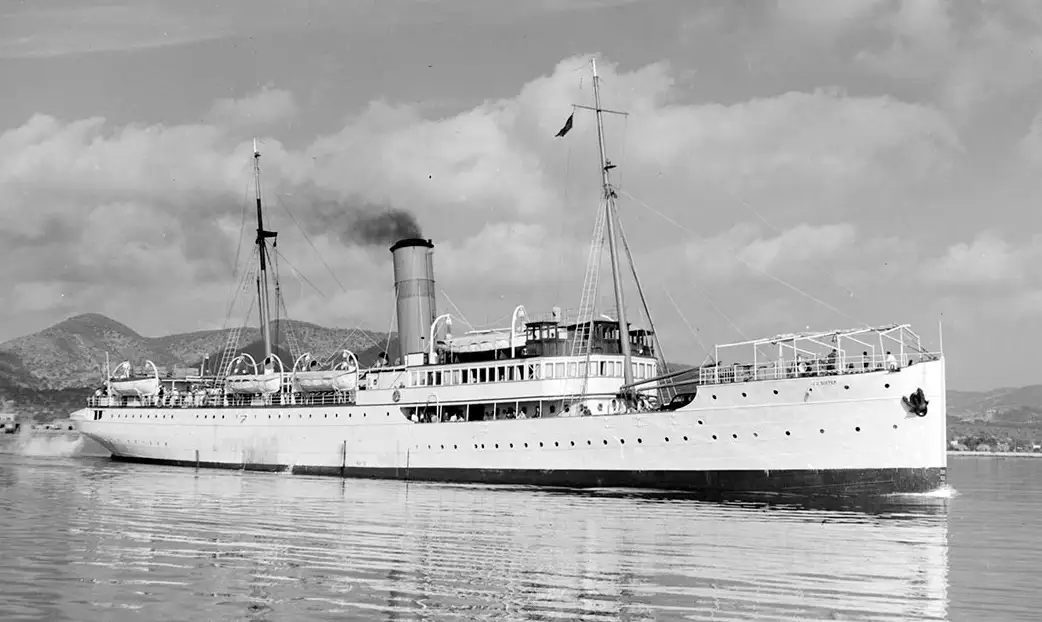 El mayestático paquebote JJ Sister que prestó sus servicios entre 1917 y 1964 en la Transmediterránea