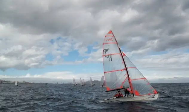 Los grancanarios llevan la delantera tras la primera jornada, en la mayoría de las categorías... sólo en F18 y 2.4 vencieron alemanes y finlandeses respectivamente en la Semana Olímpica Canaria de Vela organizada por el RCN de Gran Canaria