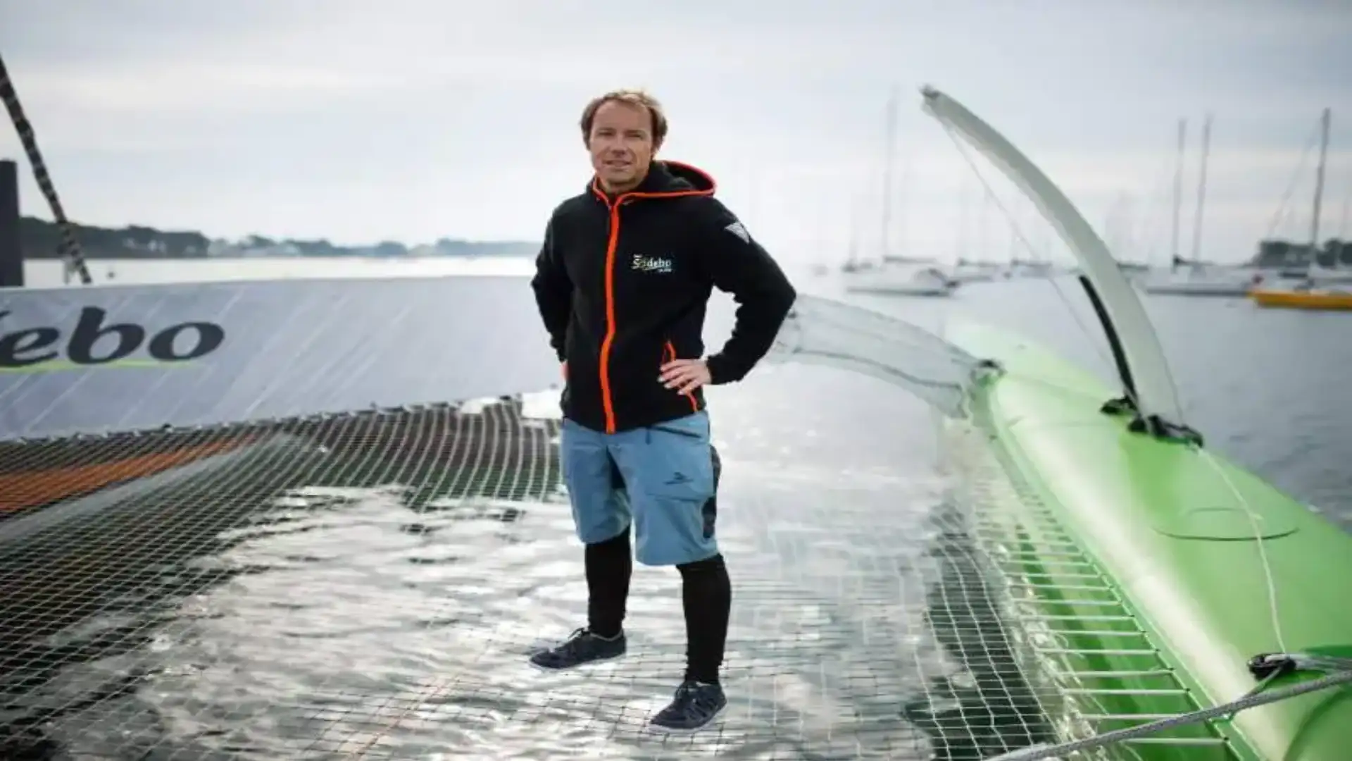 Thomas Coville beats record back to the world alone