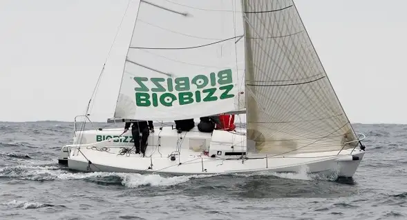 Jose Azqueta del Marítimo del Abra manda en Santander tras la primera jornada