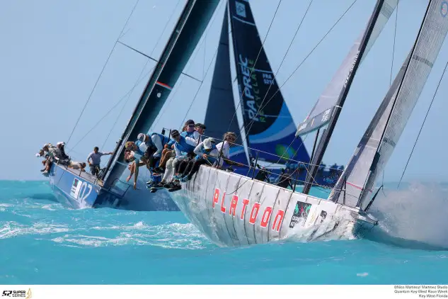 Platoon. Azzurra y Paprec en acción en la primera jornada en aguas americanas. Foto: Martínez Studio 