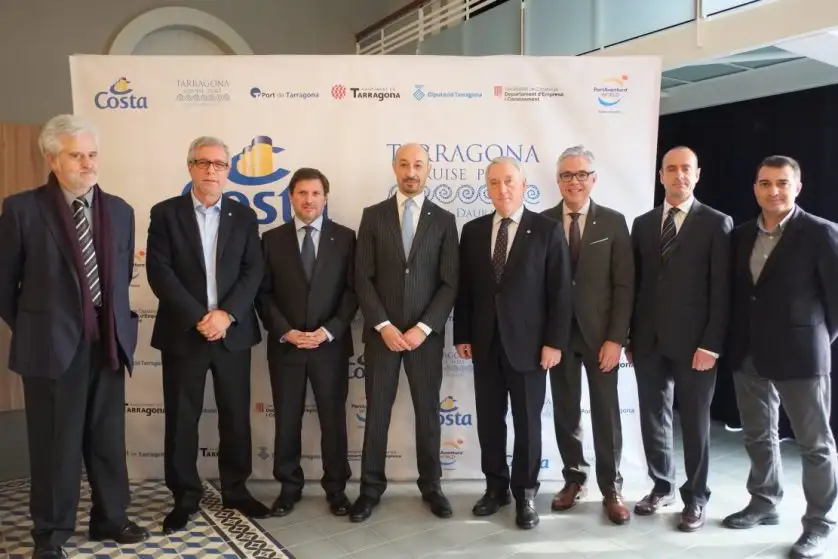 Costa Cruceros y Tarragona Cruise Port Costa Daurada han presentado el inicio de sus operaciones de forma conjunta. A partir de junio, el Port de Tarragona se convertirá en puerto base de uno de los itinerarios por el Mediterráneo de la compañía italiana, lo que supone un paso fundamental en el posicionamiento de Tarragona y la Costa Daurada como destino turístico y de cruceros a nivel internacional