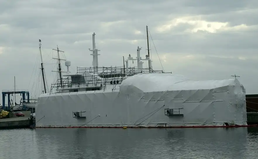Varador 2000 ha conseguido unos acabados excepcionales y contaminación cero en las aguas del puerto de Arenys de Mar 