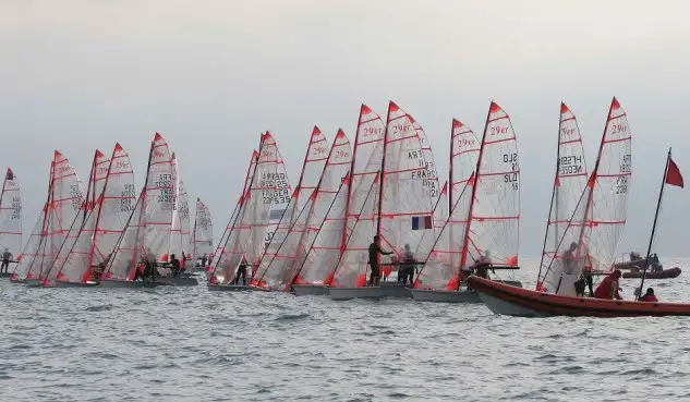 Los franceses Revil-Guevel nuevos líderes seguidos a dos puntos de los italianos Zampiccolli-Chisté... las mallorquinas Marta Garrido-Clara Llabrés nuevas lideres en 420, pero empatadas a puntos con Bover-Balaguer y Akrich-Homar
