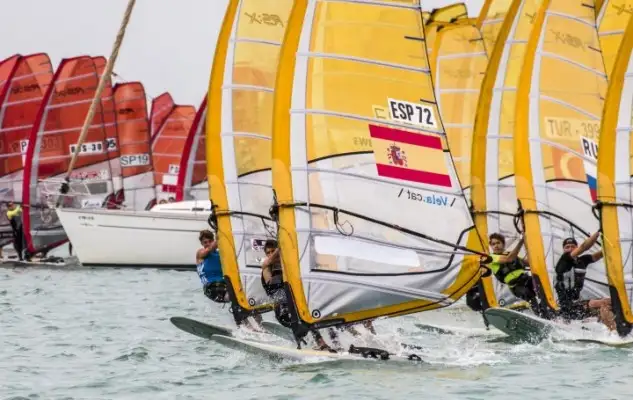 Iván Pastor y Blanca Manchón lideran El Campeonato de España de RS:X (Foto Jaime de Pablos)