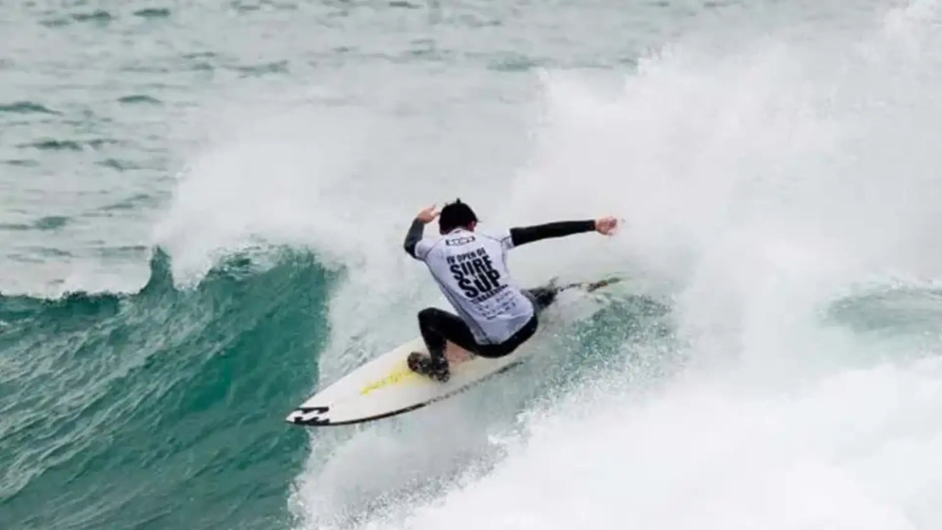 Spectacular start of the 2017 Fesurfing Cup of Surf Open in Barbate