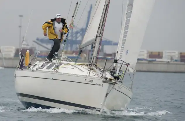 Una prueba para embarcaciones con un solo tripulante en la que la configuración del barco y la destreza del regatista son claves para ganar