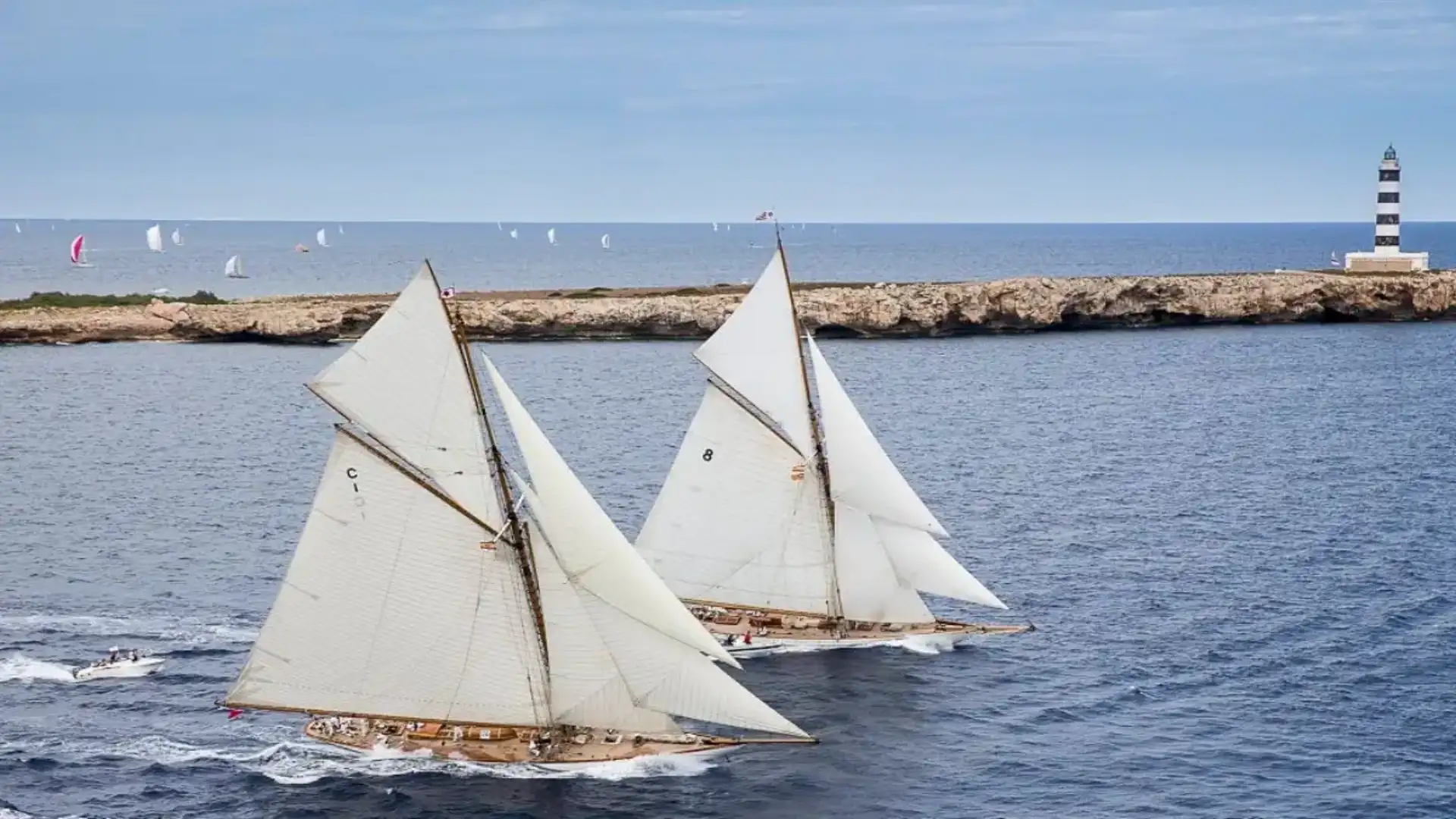 Panerai presents the calendar of its exclusive classic and epoch sailing circular