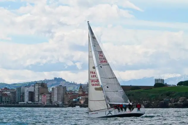 La clasificación general de la clase I está liderada por el BullBox con tres puntos , seguido por el Universidad de Oviedo-Grupo Isastur con cinco y del Taxus MedioAmbiente con ocho (Foto: Félix González Muñiz)