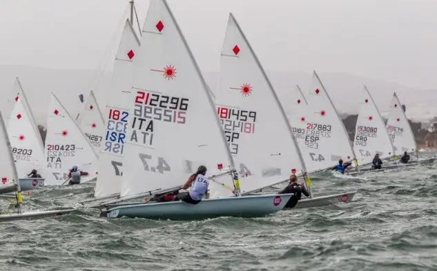 En el quinto día de competición teórico (cuarto real) solamente regatearon los del "grupo oro"