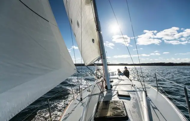 North Sails comercializará a partir del próximo mes de junio un nuevo producto llamado a revolucionar el segmento del crucero. Bajo la denominación 3Di NORDAC, la velería líder mundial presenta una vela que combina por primera vez el tradicional tejido de poliéster con la tecnología 3Di que utilizan los mejores barcos de competición