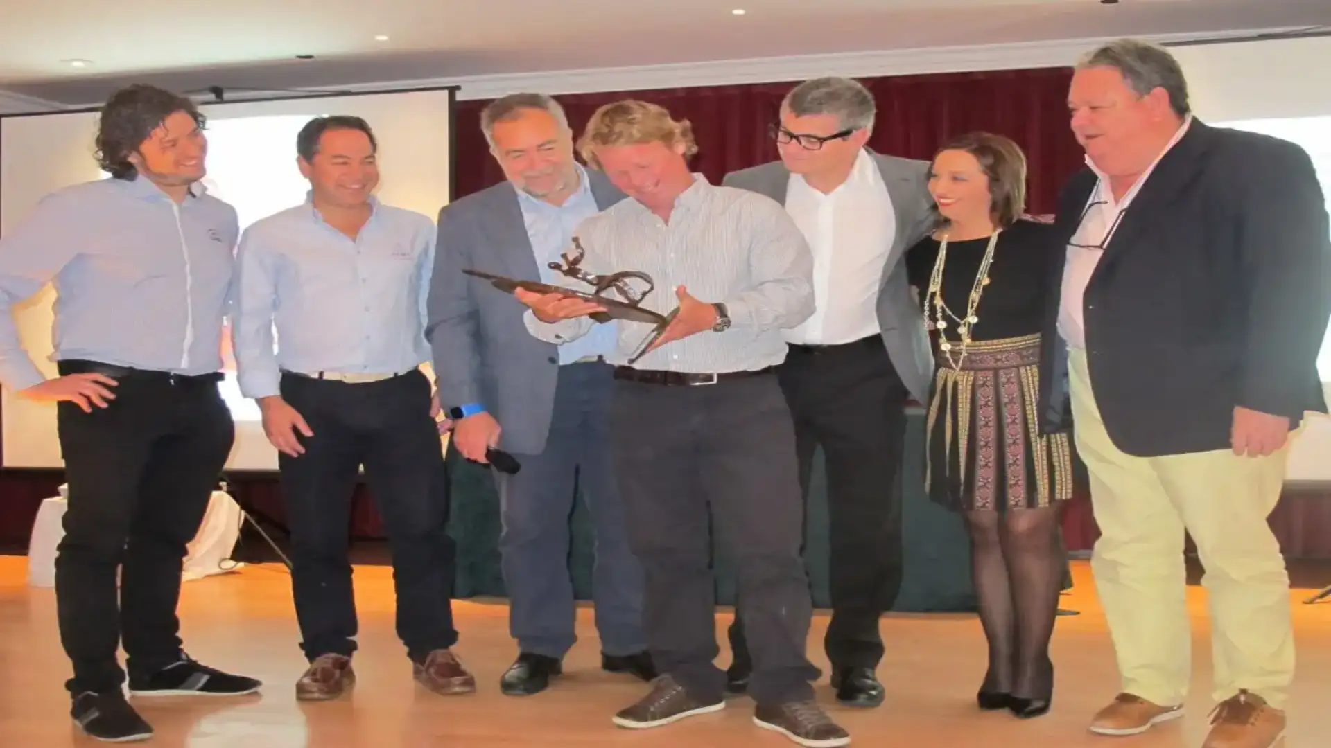 Alex Pella receives in Denia the recognition of Spanish nautical journalists