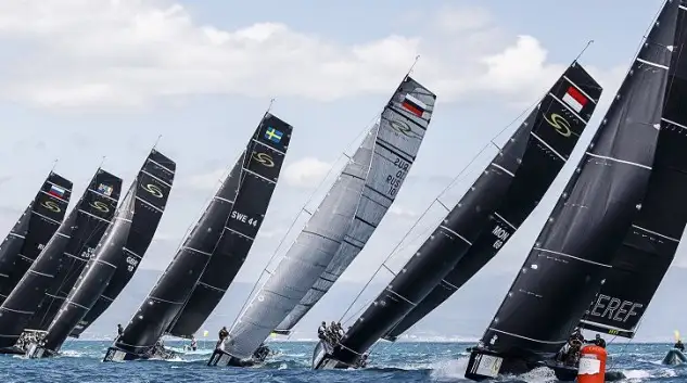 La RC44 llegaba a su prueba final con tres equipos jugándose todo a una carta. Muchos nervios en una prueba apasionante en la que Peninsula Petroleum, Team Nika y Aqua se lo jugaban todo. Prueba ganada por Katusha, seguido del Bronenosec y Charisma (Foto Martínez Studio)