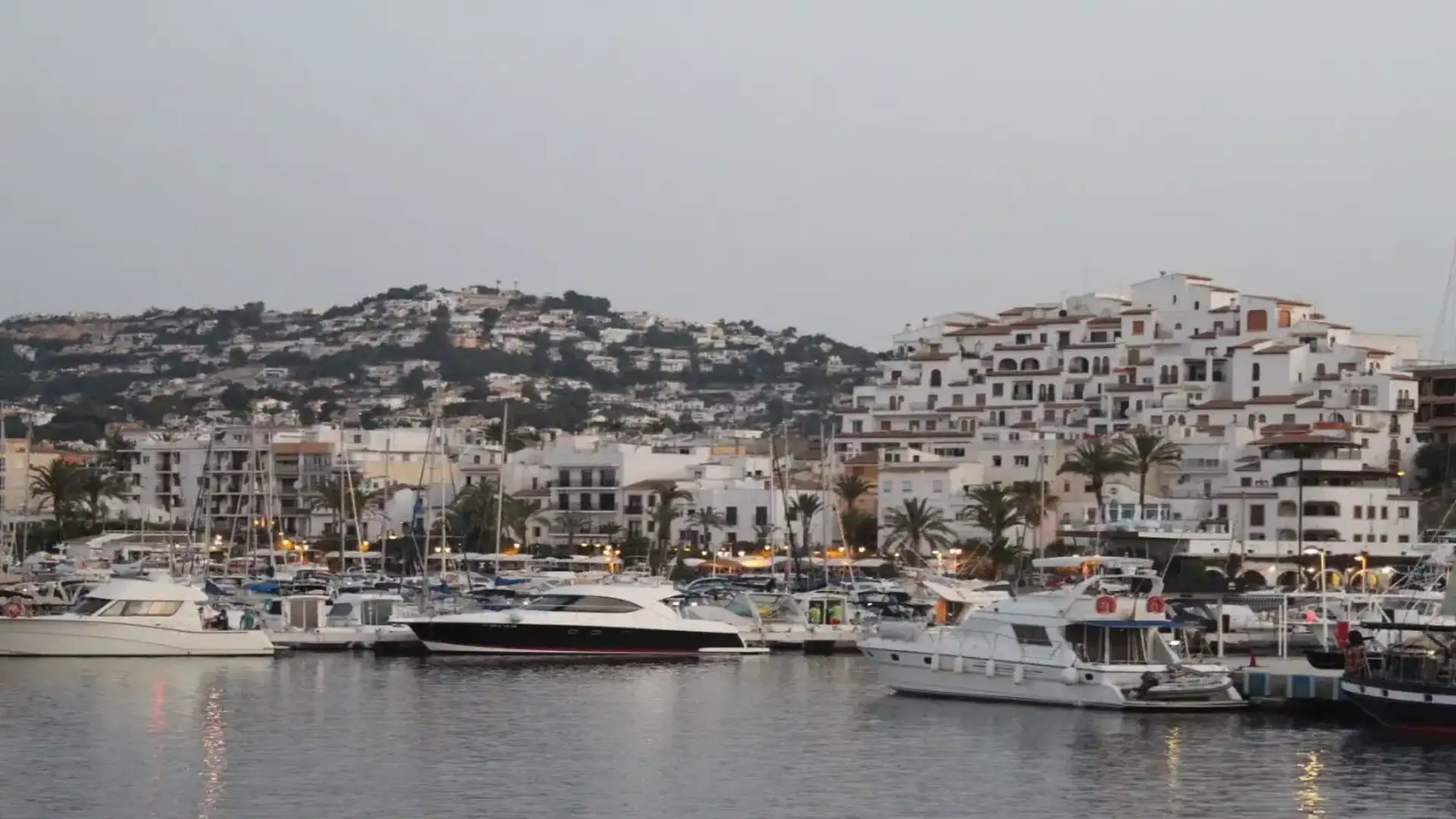 According to ANEN the enrolments increase in April almost 9 points and for charter 32