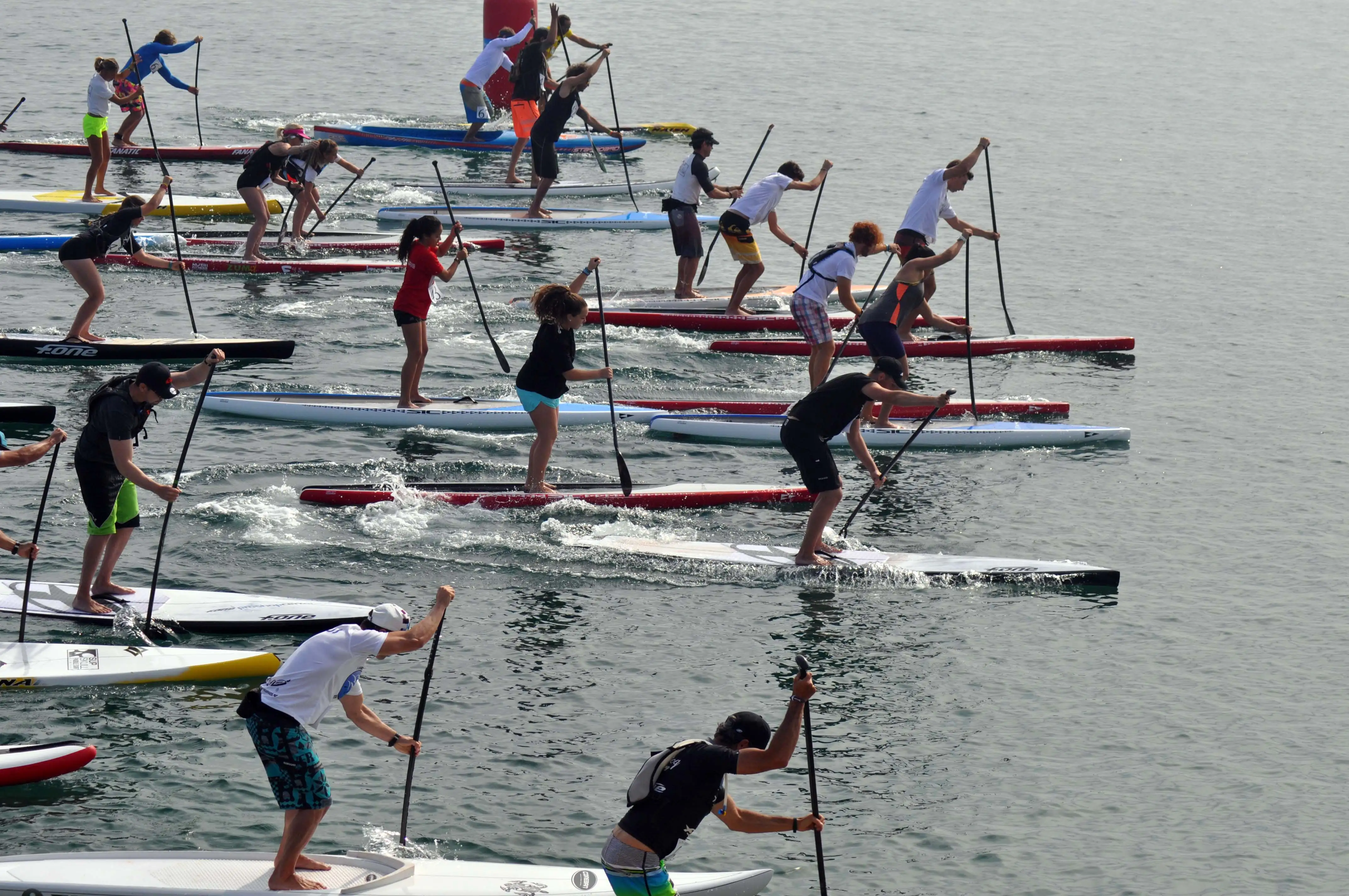 Marina de Dénia acoge una prueba del Circuito Mediterráneo de SUP Race.