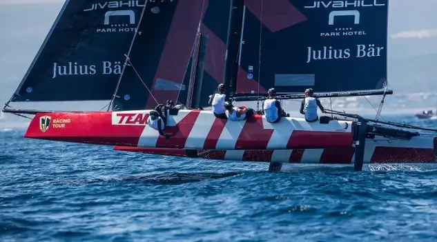 El barco suizo "Team Tilt" que tiene por patrón a Sebastien Schneiter (Foto Jesús Renedo)