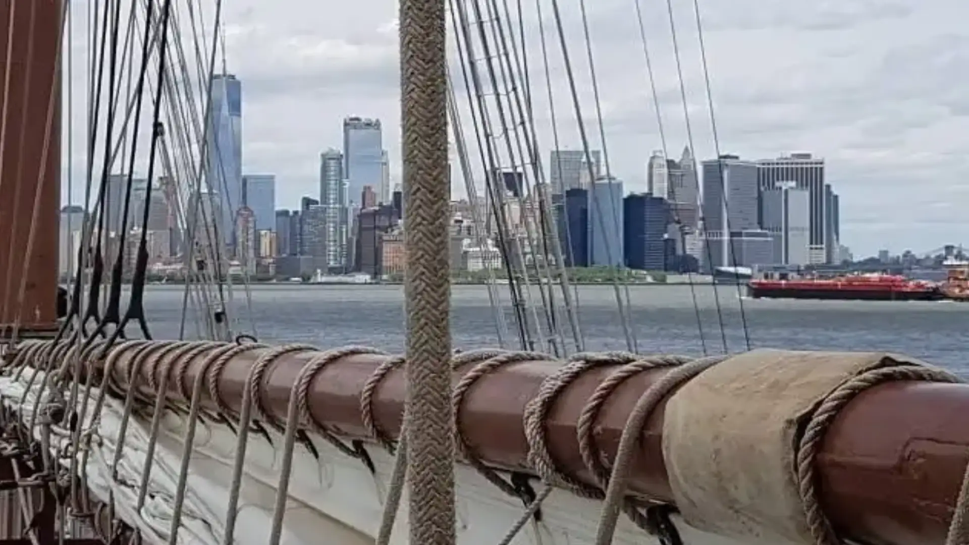 The school "Juan Sebastián de Elcano" goes back to New York for 31 times