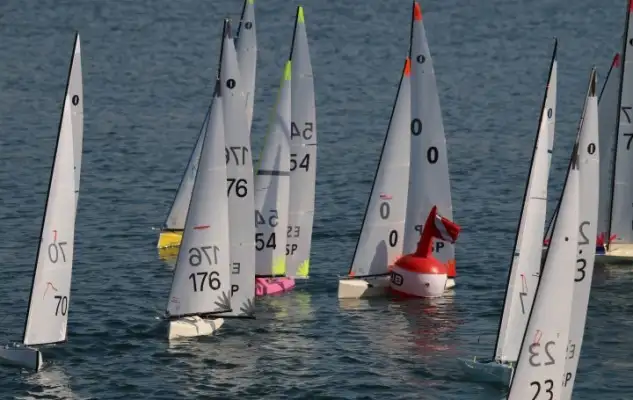 La localidad francesa de Pierrelatte, en la Región Ródano-Alpés, acoges desde mañana y hasta el próximo sábado 20 de mayo el Mundial IOM (International One Metre) de Radio Control y que cuenta con una amplia representación de regatistas españoles que van a intentar el asalto al cetro mundialista