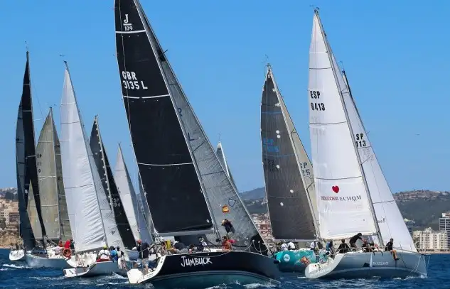 La primera jornada de la Copa Provincial de Alicante se cierra con las dos pruebas al viento previstas (Foto Pep Portas)