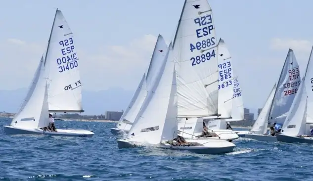 La regata, que es campeonato autonómico de Snipe, se ha celebrado este fin de semana junto con el Trofeo RCN Valencia de vela ligera