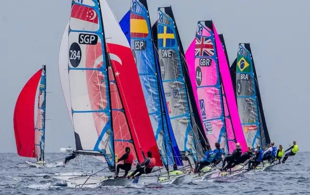 Las 10 clases olímpicas y los Kite realizarán un total de 145 regatas programadas en los seis días de competición de la Copa del Mundo Santander (Foto Jesús Renedo)