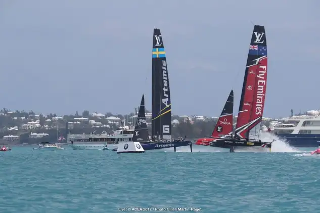 Artemis superó a Team New Zealand pero fueron penalizados por los árbitros. Foto: Gilles Martin-Raget