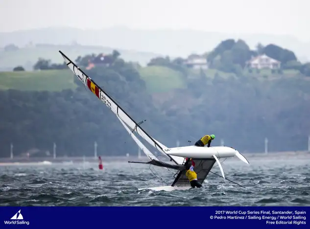 Fernando Echávarri y Tara Pacheco volcaron en la jornada de hoy, pero se mantienen en cabeza. Foto: Pedro Martínez