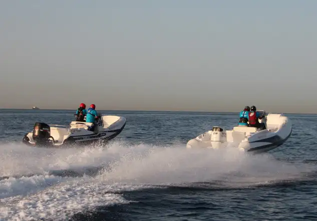 Dos embarcaciones participantes en el Raid Vuelta a Mallorca.