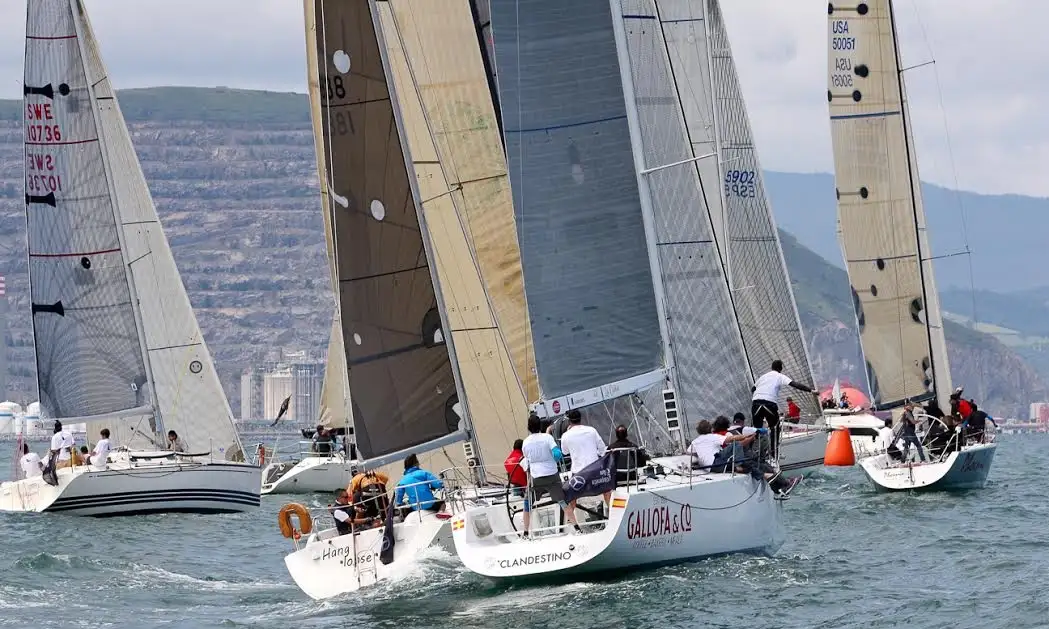 "Gorilón" de Emigdio Begdía, "Symphony" de Javier Onaindia y "Gaitero" de Juan Valdivia el podio final