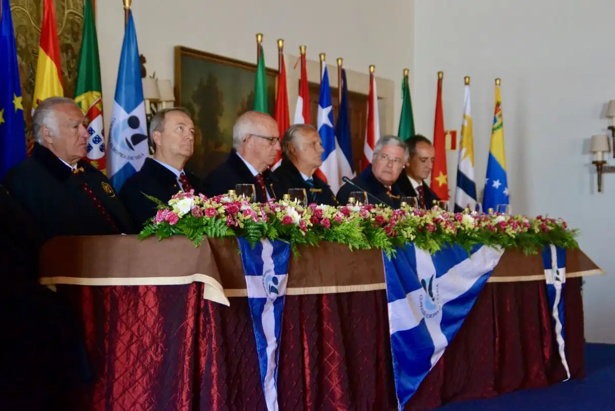  La Cofradía Europea de la Vela presentó en Baiona la I Regata Discoveries Race. 