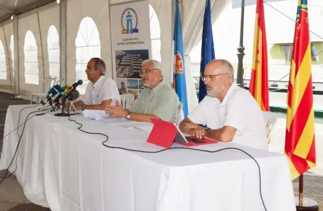 La regata, que es la última prueba puntuable para la Copa de España de Cruceros ORC zona valenciana y contará con embarcaciones del litoral valenciano y Murcia, fue presentada ayer en las instalaciones de la Marina Internacional de Torrevieja