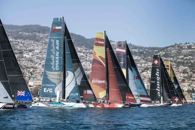Los GC32 navegando en aguas de Funchal en Madeira... en la tercera regata del Circuito Mundial (Foto Lloyd Images)