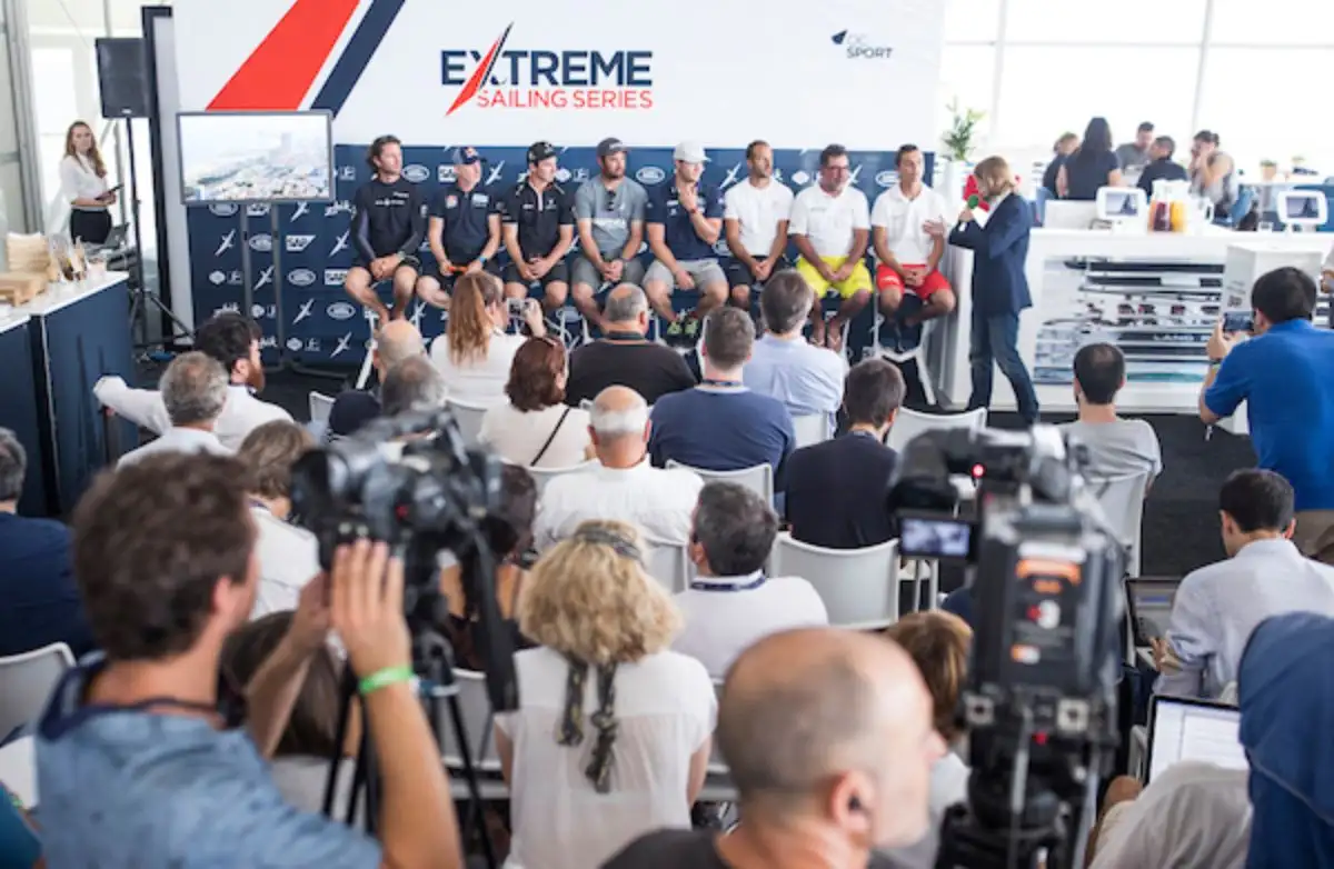 Multitudinaria presentación de las Extreme Sailing Series en Barcelona. Foto: Lloyd Images