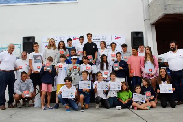 Concluyó la Semana Náutica de La Coruña con una jornada con poco en la que solamente 42 y láser lograban competir