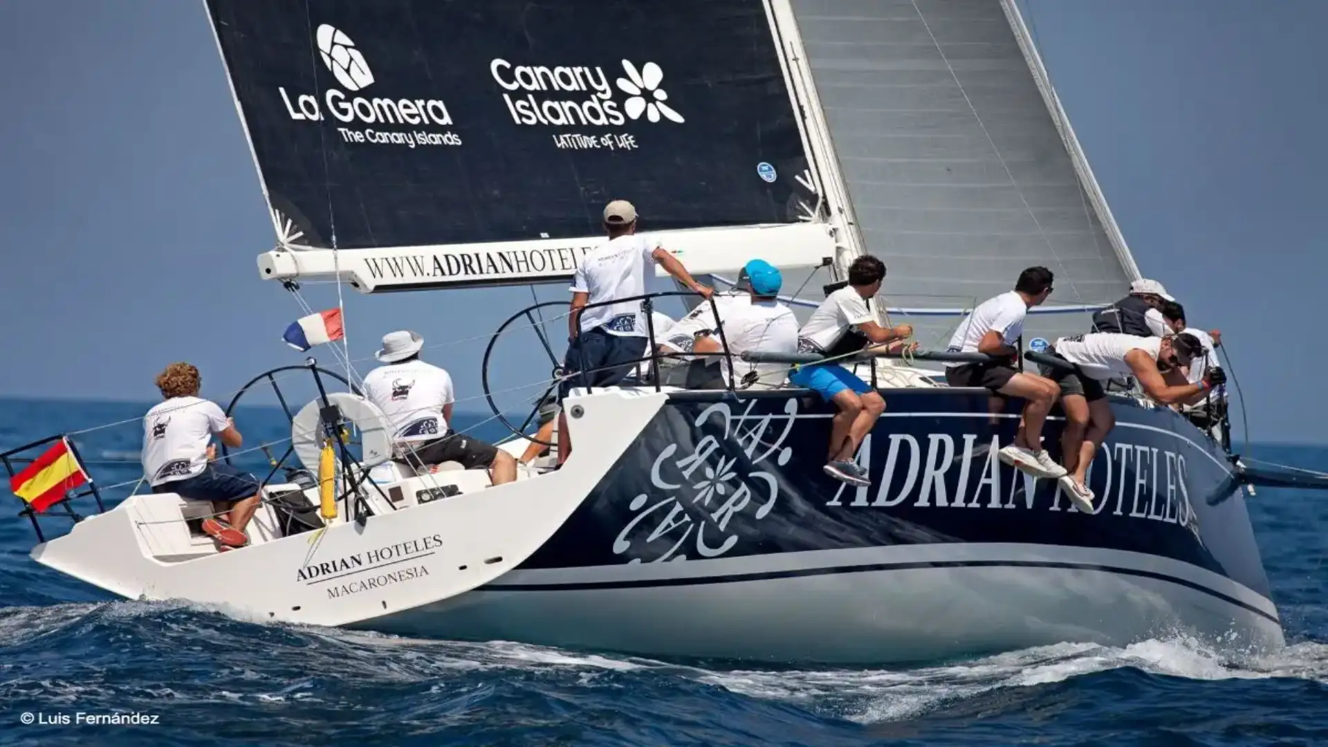 The Adrián Hotels with the King's Cup and the Huelva - La Gomera in the spotlight