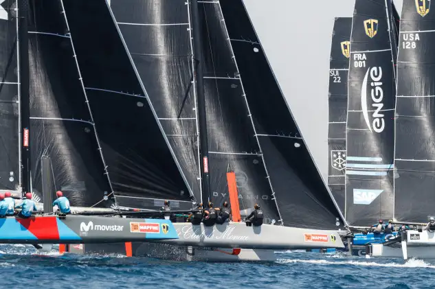 La flota de GC32 navegando hoy en la bahía de Palma. © Nico Martínez/Copa del Rey MAPFRE