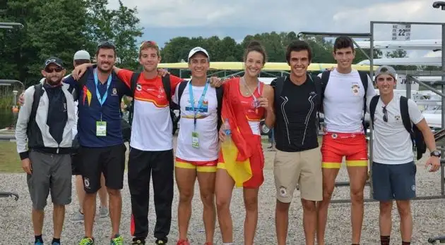 La aragonesa Esther Briz, dirigida técnicamente por Jacobo Castiñeira y Daniel Sierra, ha hecho historia en Trakai (Lituania). (Foto Nino Rowing)