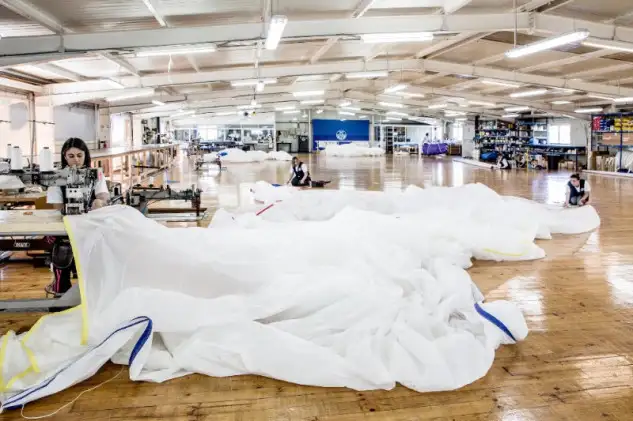 Espacio diáfano de más de 1.000 m2 en la planta superior de la velería de Cuntis (Foto María Muiña)