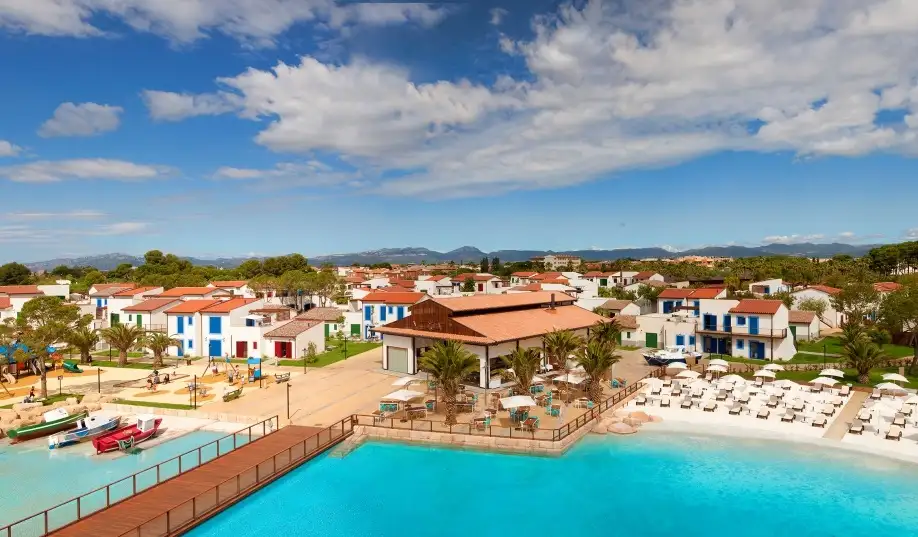 El cuartel general del nacional de 4.7, el Cambrils Park Sports Village