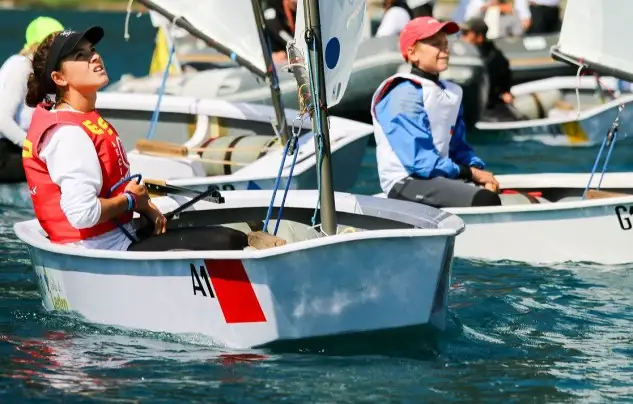 El combinado español, con Marta Cardona, Marina Gallego, Pau Mesquida y Manuel Álvarez-Dardet, ha ganado en la primera jornada cinco encuentros y ha perdido cuatro (Foto Pep Portas)