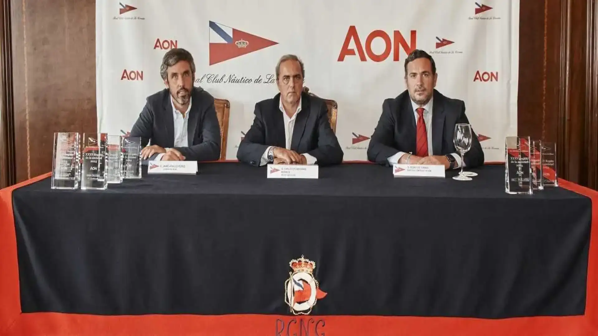 Promenade pour La Corogne avec croisières et snipes, et optimiste à Valence