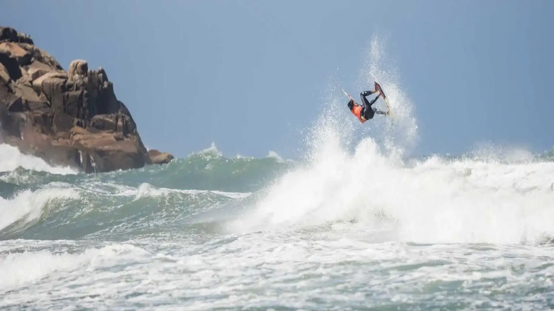 Pour la Coupe du Monde de Kitesurf, Mahon, la Coupe d'Or de Badalona et Gijon