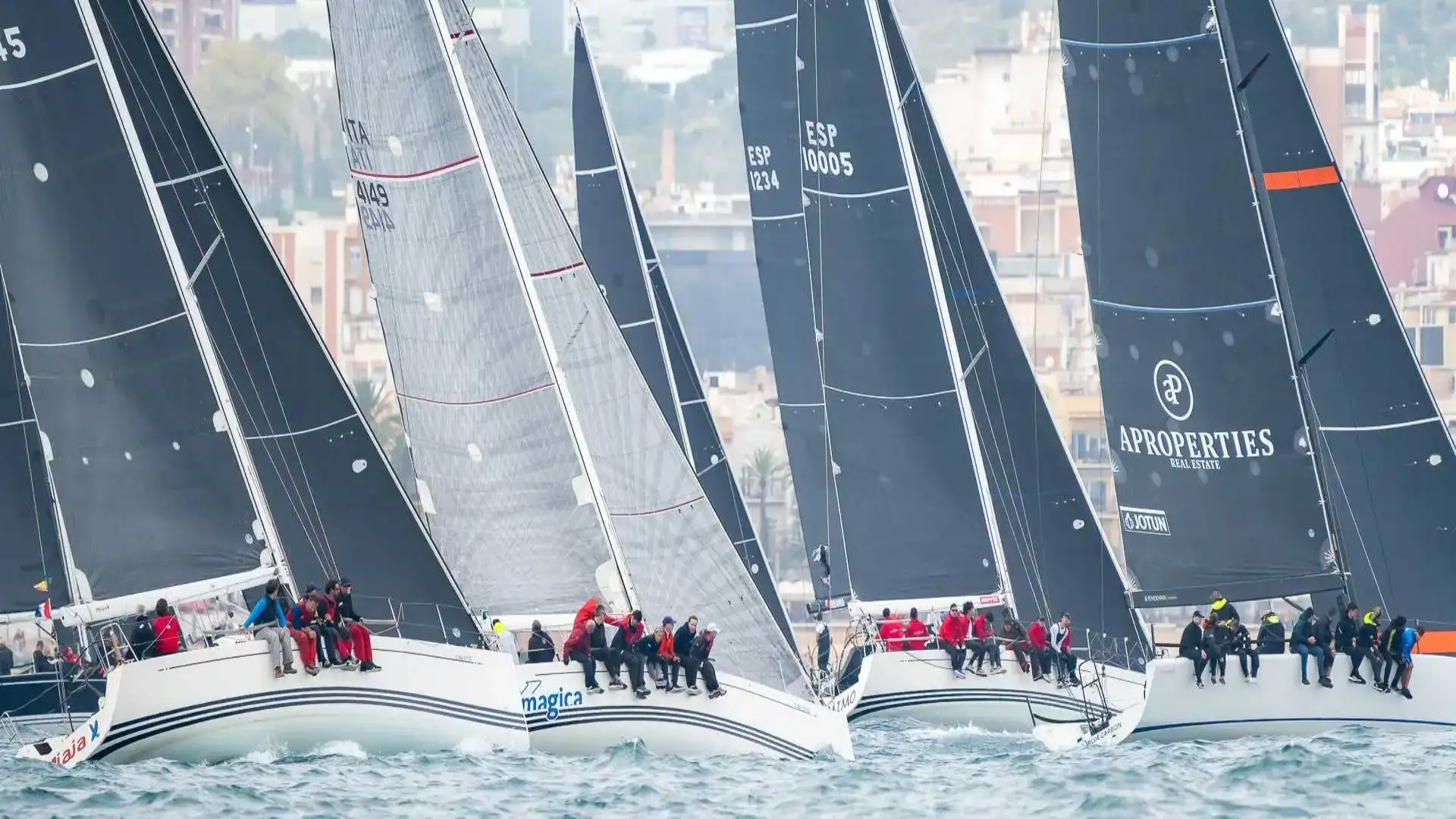 De régate pour l'Or de Badalona et le Trophée Sol Portocrero à Almería