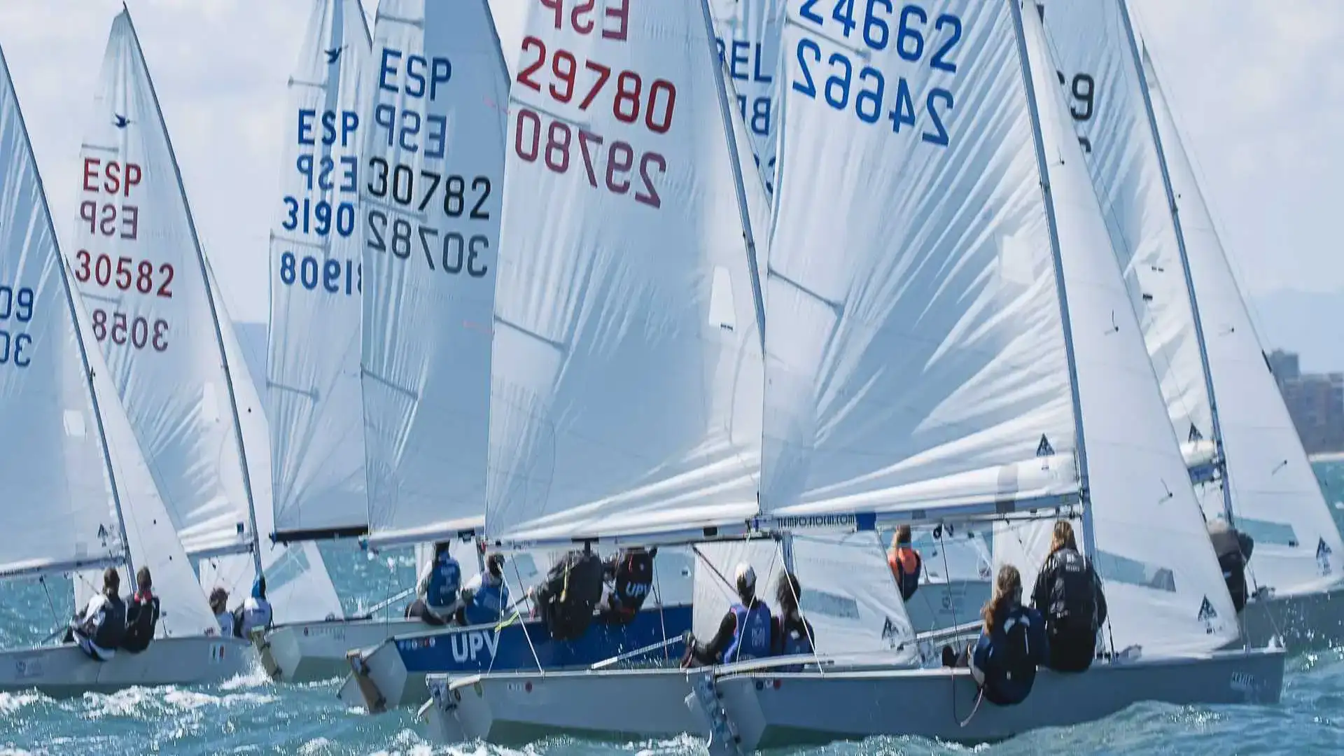 Franceschi-Marcé campeonas en Valencia, tablas en Arousa, láser en Sada