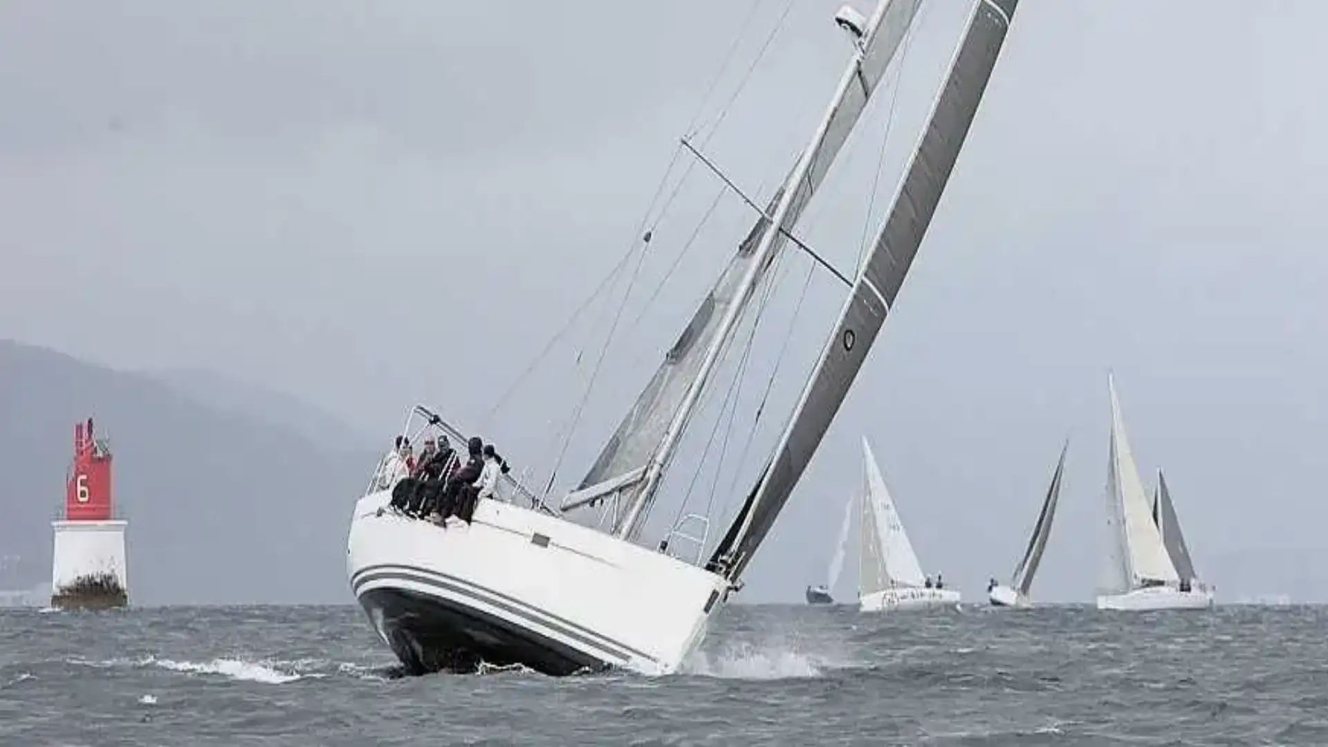 Fliegen Sie nach Cíes ORC, A1, A2 in Bouzas und Regata Don Felipe de Borbón in Santander